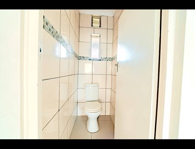 2 BEDROOM APARTMENT FOR SALE IN ESSENWOOD